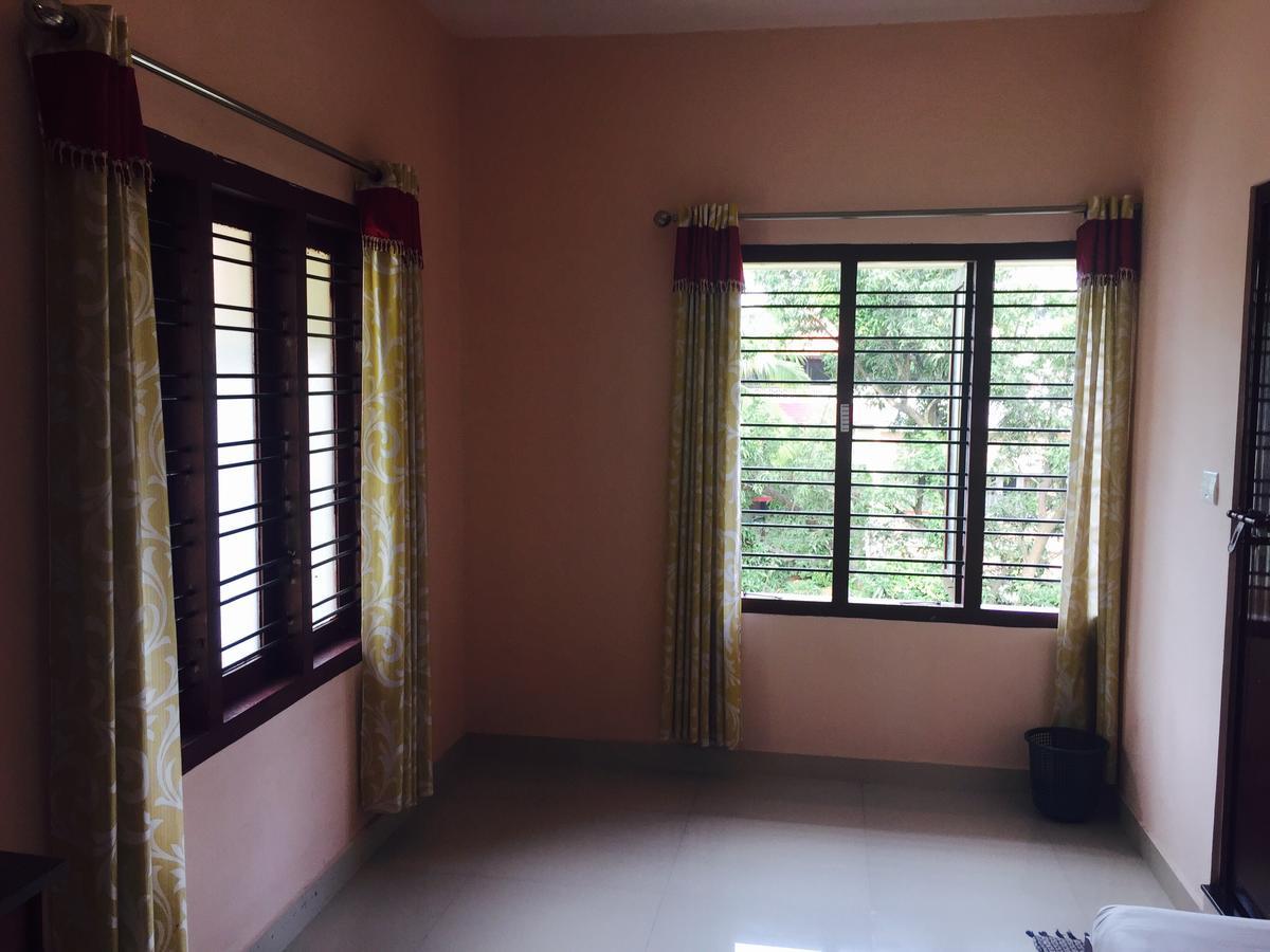 Mega Tourist Home Palarivattom Kochi Ngoại thất bức ảnh