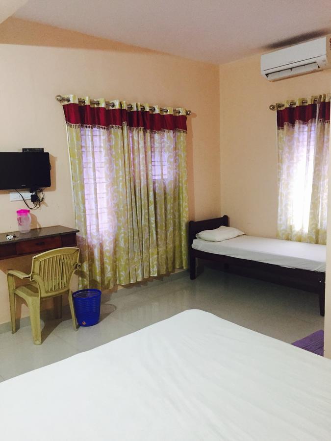 Mega Tourist Home Palarivattom Kochi Ngoại thất bức ảnh