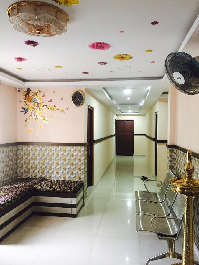Mega Tourist Home Palarivattom Kochi Ngoại thất bức ảnh